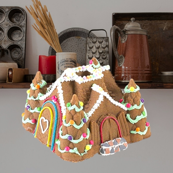Nordic Ware Fairy Tale Castle Cottage Bundt Cake Pan 10 Cup 2.6 liters - Picture 8 of 8